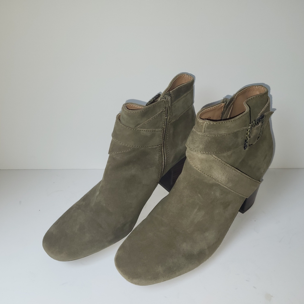 NEW AEROSOLES Olive Suede Ankle Booties
